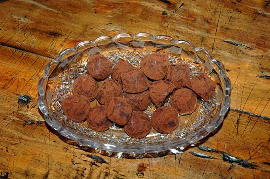 800px-Bowl_of_truffles.jpg